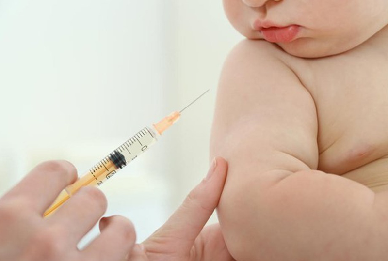 How long does it take for children to have a fever after vaccination?